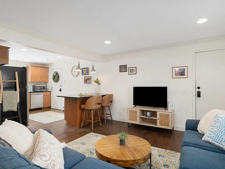 70 Carroll Ave #706 — Photo 5