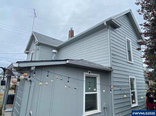 salem-oregon-80487815 picture