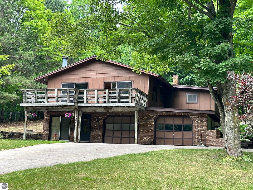 6173 S Lime Lake Rd, Cedar, MI 49621 Zillow