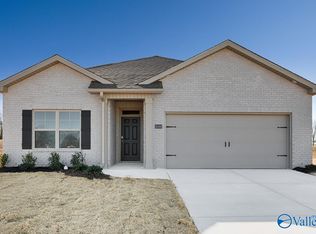 26466 Nash Ln, Athens, AL 35613