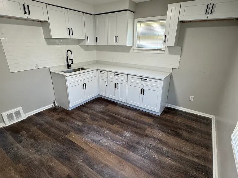 17370 Stout St — Photo 8