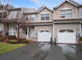141 Autumn Ridge Rd, Morris Plains, NJ 07950