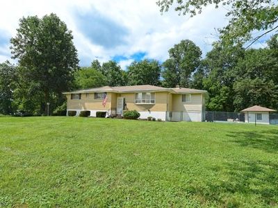 324 Lows Hollow Rd, Stewartsville, NJ, 08886