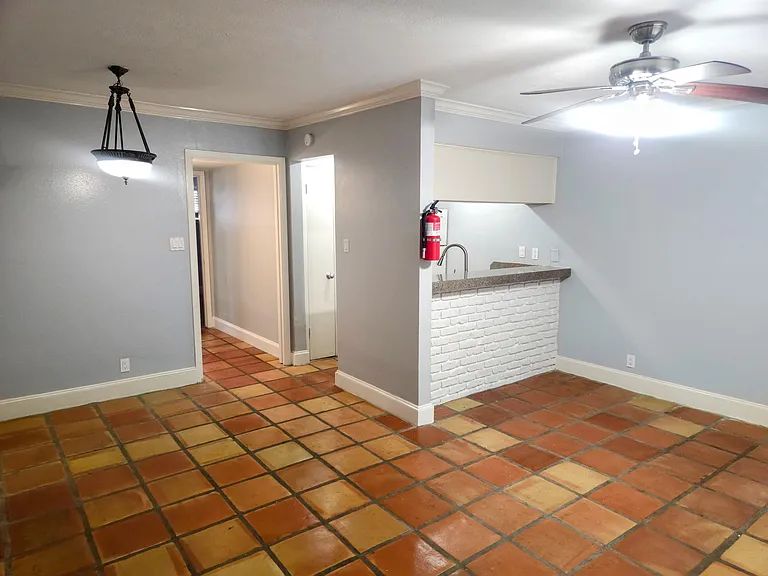 4414 Yupon St #5 — Photo 2