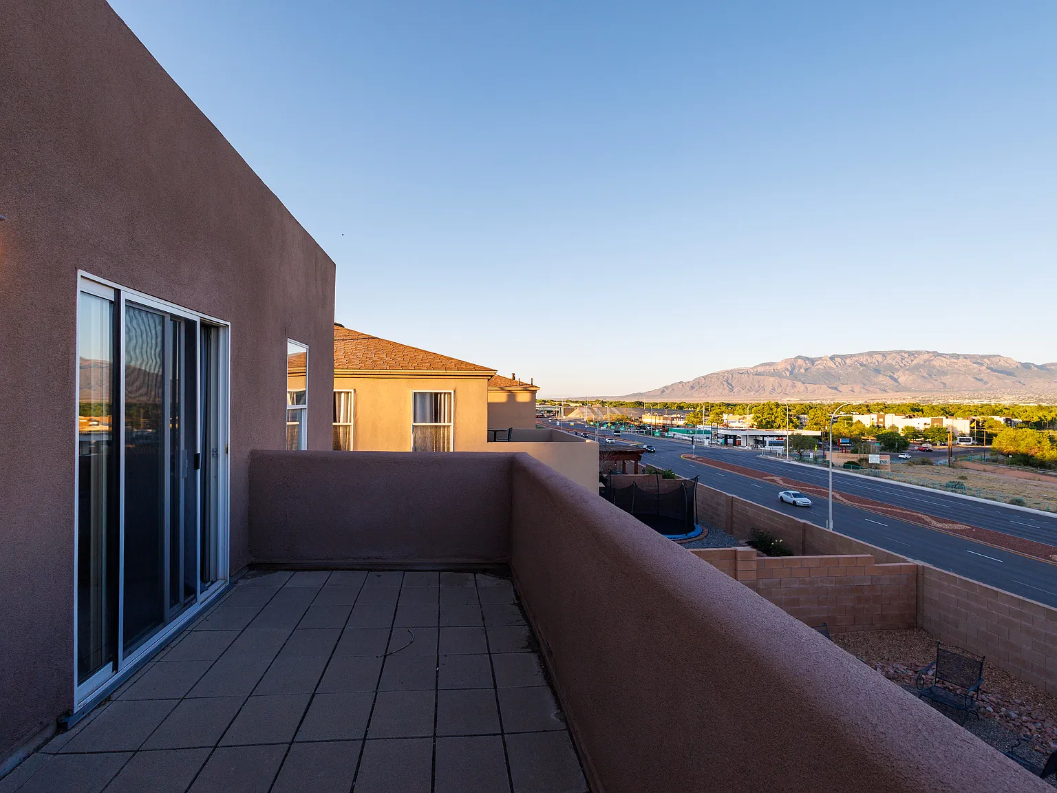 3 bed, 1480 sqft, $2,400 — Photo 4