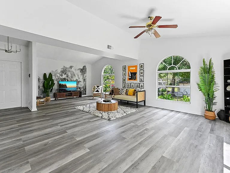 7492 SW 40th Ter — Photo 3