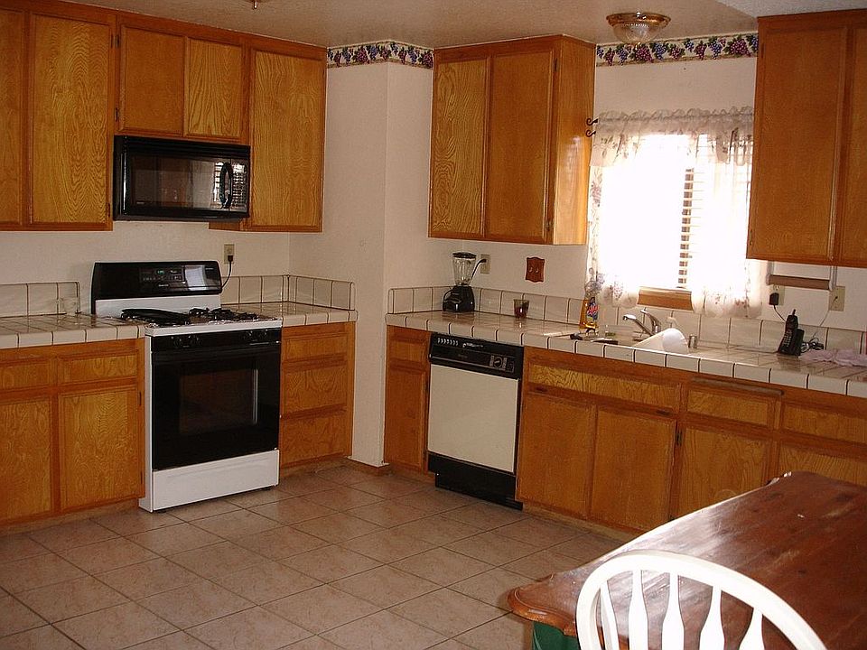 2nd image of 21903 Esaws Ave