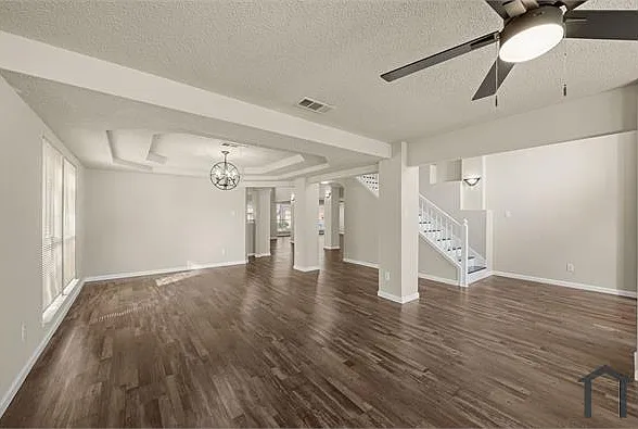 6209 San Marino Dr — Photo 1