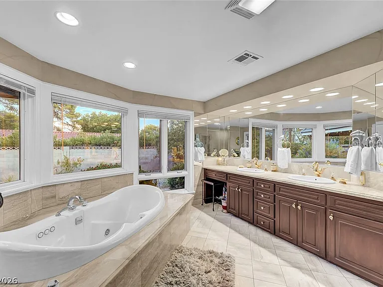 7258 Loma Alta Cir #0 — Photo 31