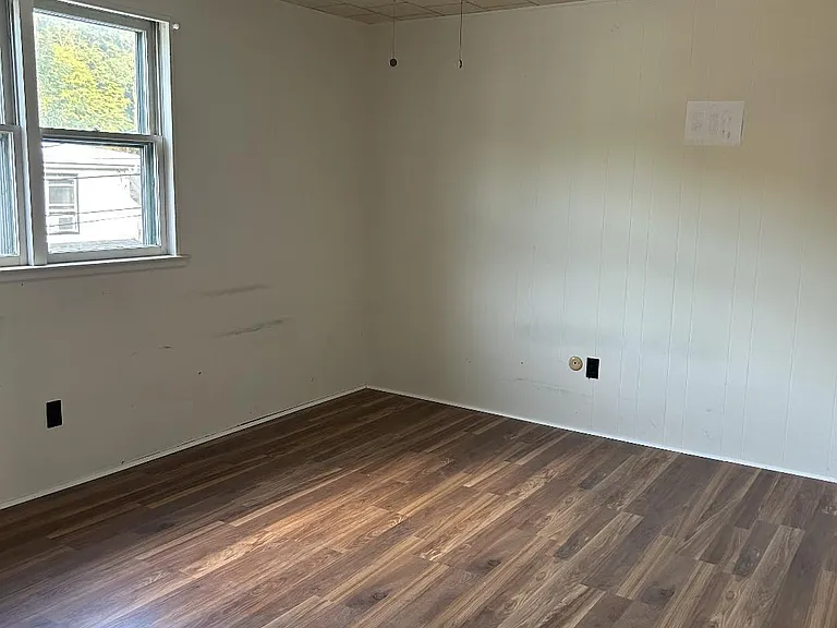 746 W Lincoln Hwy — Photo 8