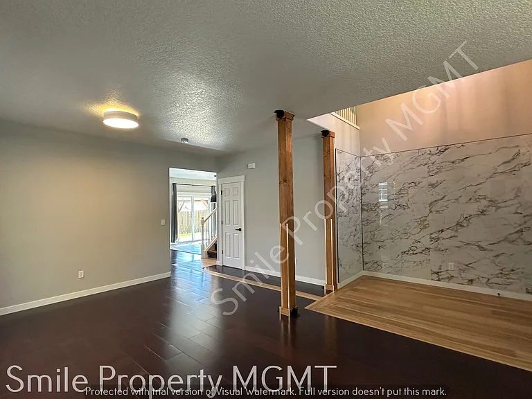 4524 SE Oakhurst St — Photo 7