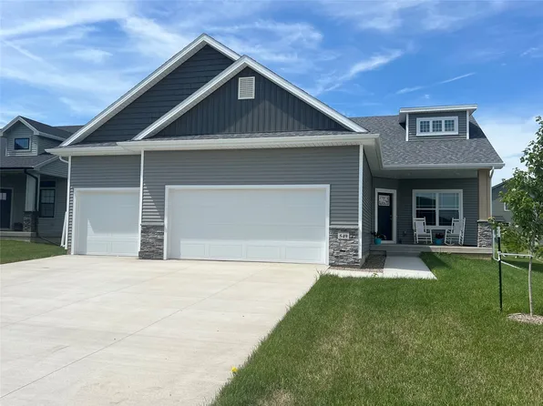 549 SE Hollow Ct, West Des Moines, IA 50265