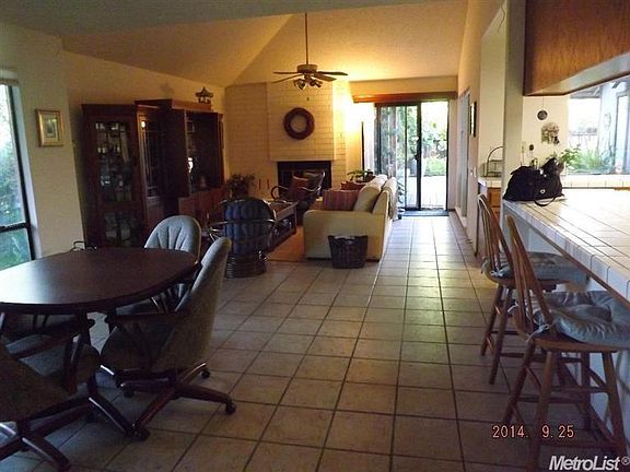 3rd image of 100 Chapman Ct