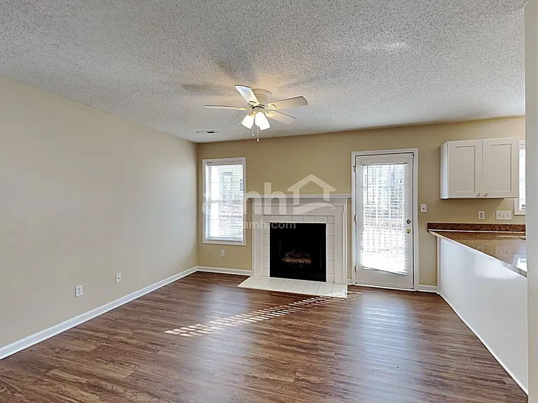 8111 Kingston Dr — Photo 5
