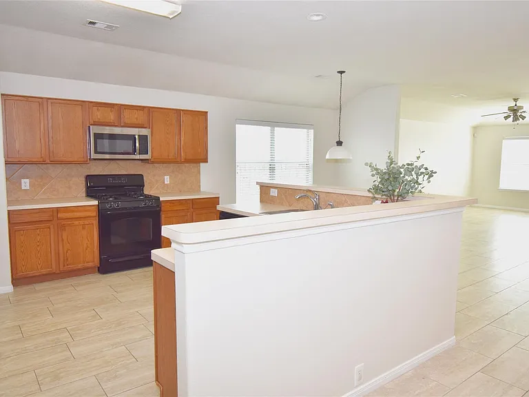4717 Foster Hill Ct — Photo 5