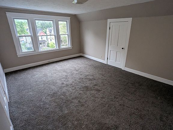 3rd image of 3404 Archwood Ave #3