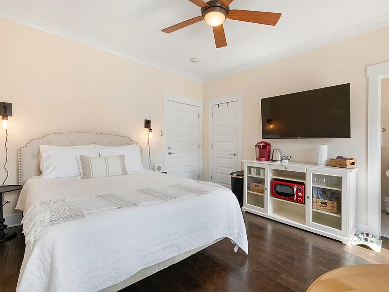 105B McCall St — Photo 95