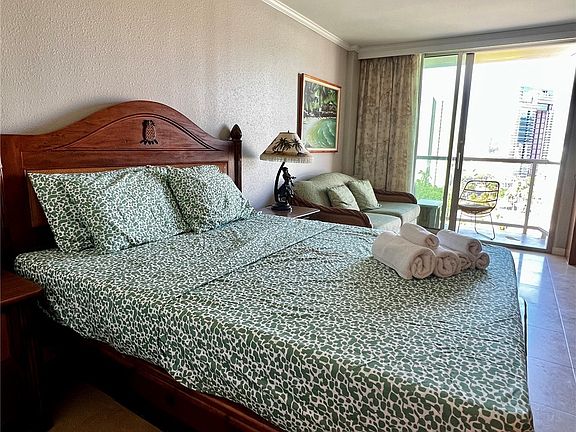 3rd image of 2045 Kalakaua Ave APT 1101