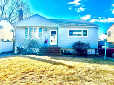 252 Westside Avenue, Freeport, NY, 11520