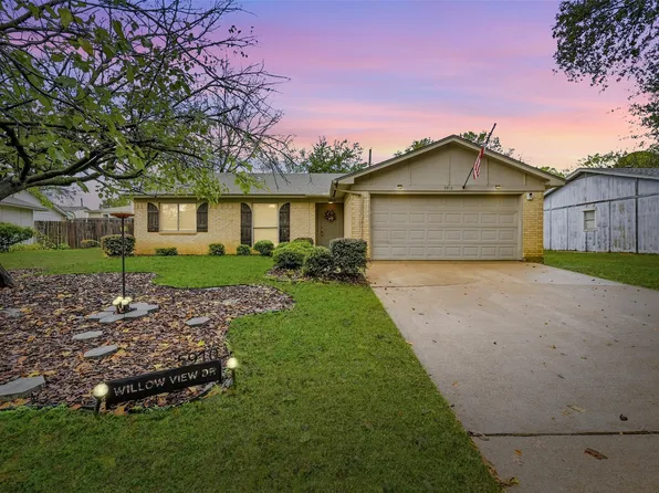 5910 Willow View Dr, Arlington, TX 76017