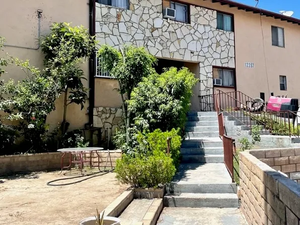 12287 Osborne St APT 21, Pacoima, CA 91331