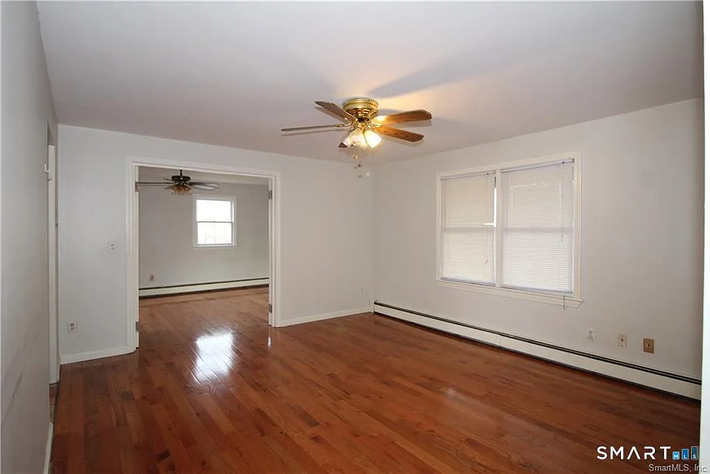 2 bed, 2.0 bath, 876 sqft, $2,300 — Photo 3