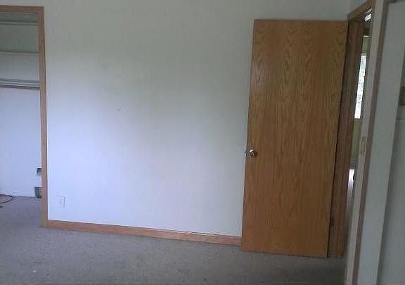 4th image of 9760 Baude Dr