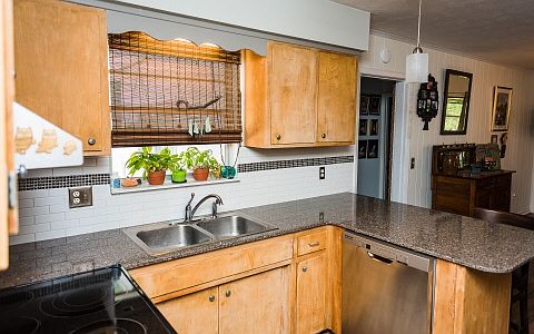 2nd image of 214 SE Tribble St