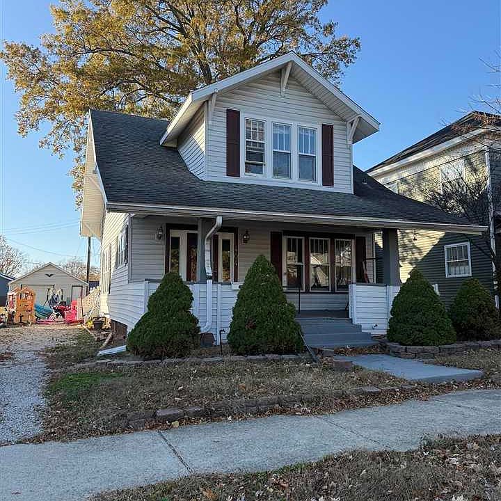 1st image of 404 N Main St