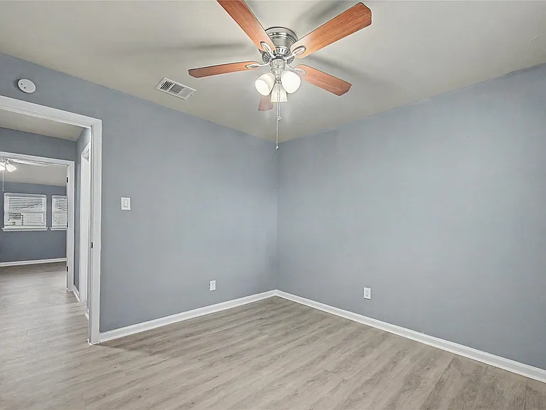 6343 Maple Hill Dr — Photo 21