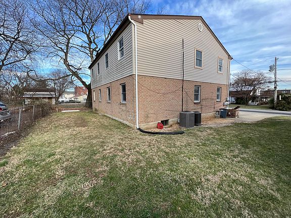 2nd image of 1029 Lawnton Ter APT B