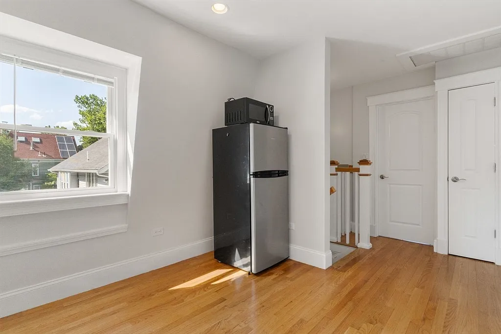1 bed, 1.0 bath, 650 sqft, $2,600 — Photo 4