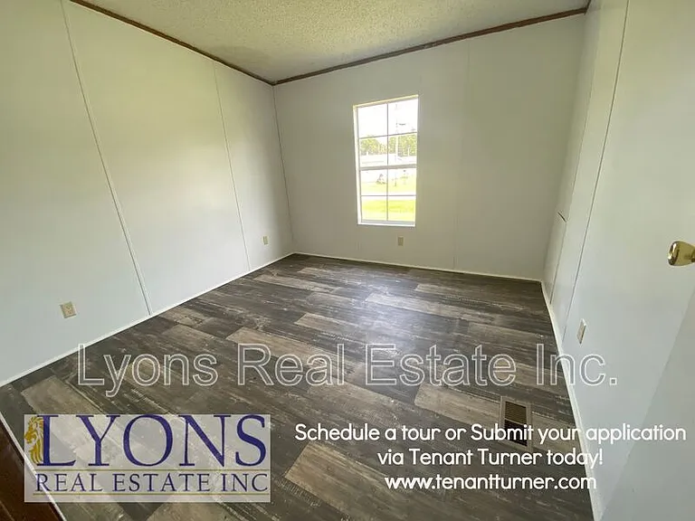 607 Crestview Dr — Photo 7