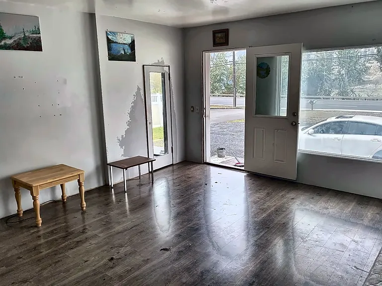 10560 Highway 12 — Photo 3