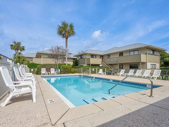 5th image of 64 Cross Creek Rd Unit 8-A