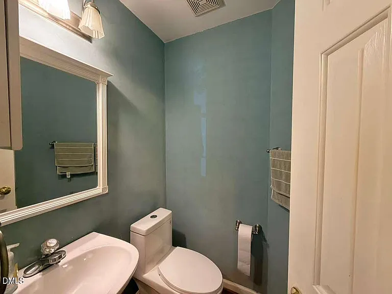 109 E Seve Ct — Photo 18