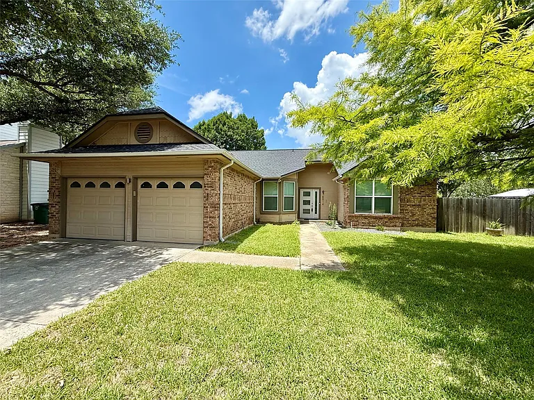 8914 Bridgewood Trl — Photo 2