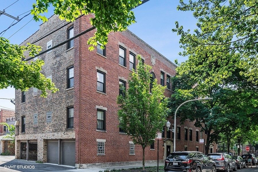 1st image of 3543 N Lakewood Ave APT 2