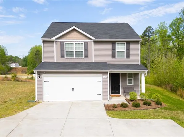 3892 Muddy Creek Dr, Winston Salem, NC 27107