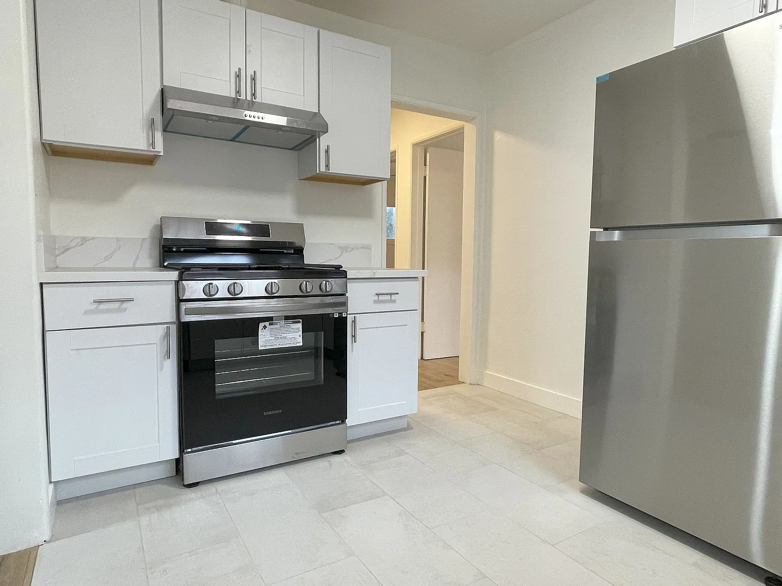 2 bed, 930 sqft, $3,000 — Photo 4
