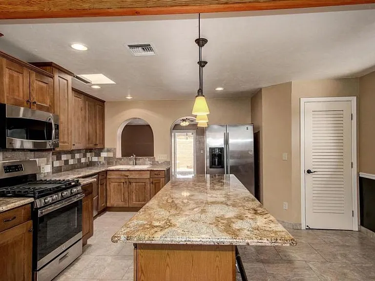 1227 N Sonoita Ave — Photo 6