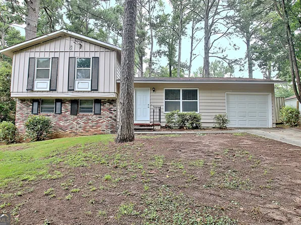 862 Alpine Way, Forest Park, GA 30297