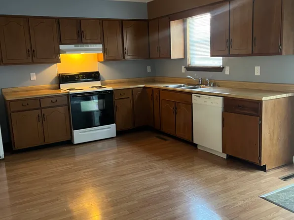 2708 Pioneer Ct, Radcliff, KY 40160