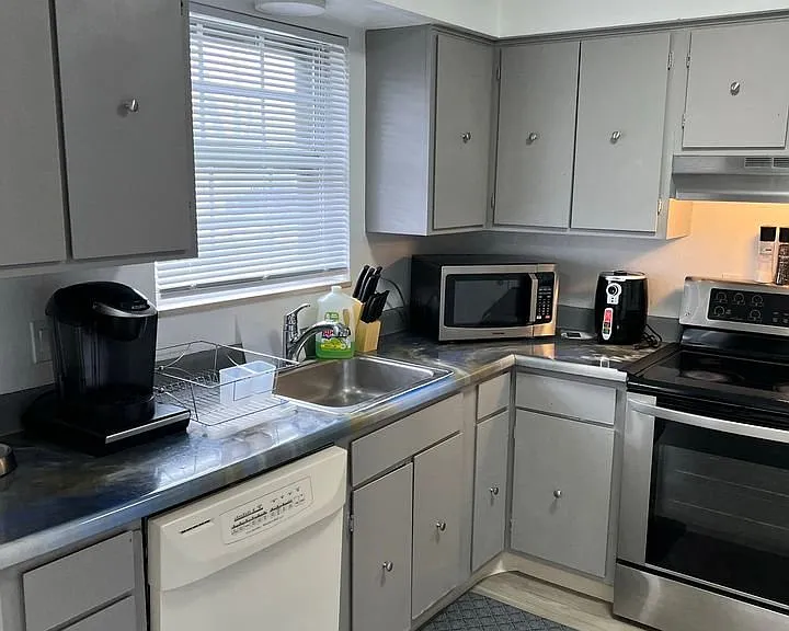 710 Randler Ave #A — Photo 9