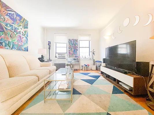 Rented by RealTegrity NY LLC | media 2