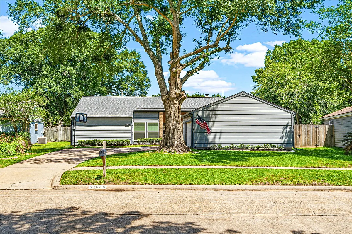 Building Photo - 1046 Apache Falls Dr