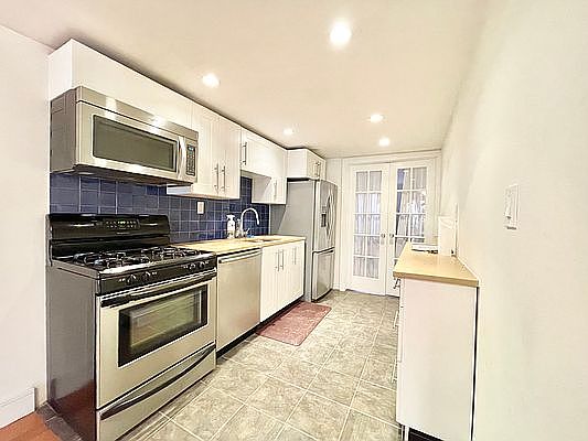 5th image of 253 Hoyt St #1