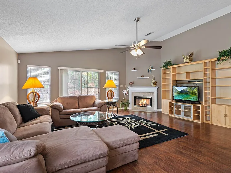 5355 Saint Ives Ln — Photo 6