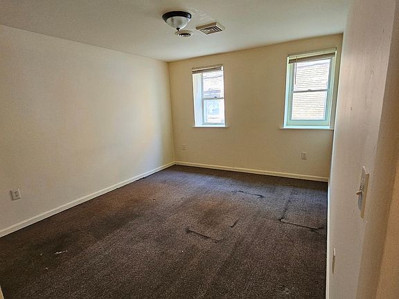 3rd image of 2020 Pine Ave #7