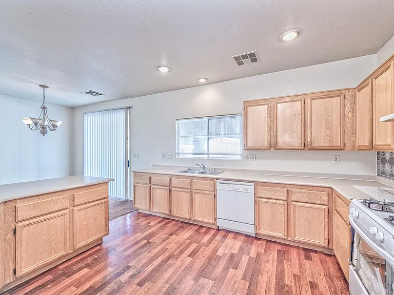 4222 Spruce Fern Ln — Photo 2